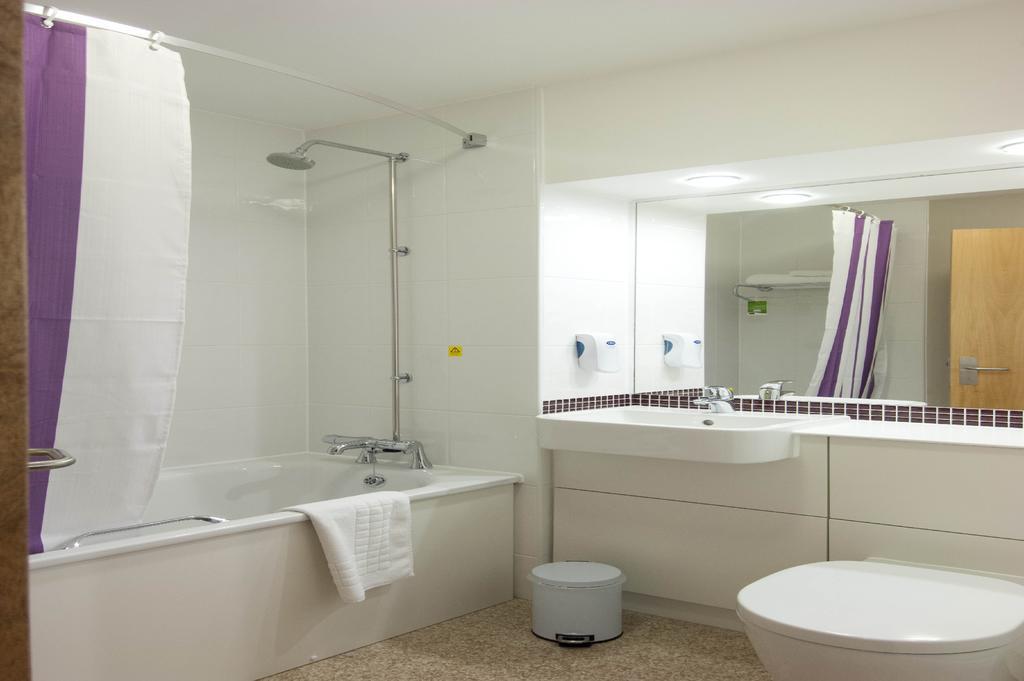 Premier Inn Kidderminster Buitenkant foto