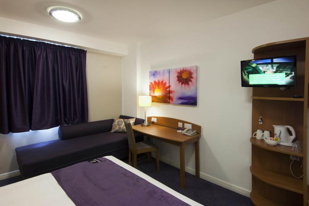 Premier Inn Kidderminster Buitenkant foto