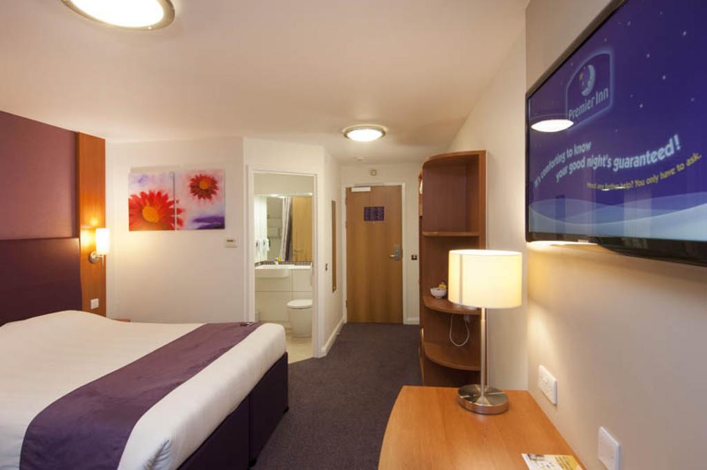 Premier Inn Kidderminster Buitenkant foto